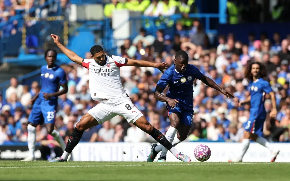 img of Chelsea arrasa al AC Milan con un Moisés Caicedo estelar